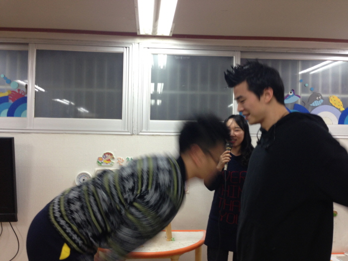 [12.12.23]성탄파티_2부48.JPG
